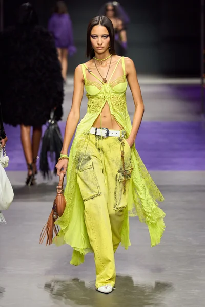 Look 49